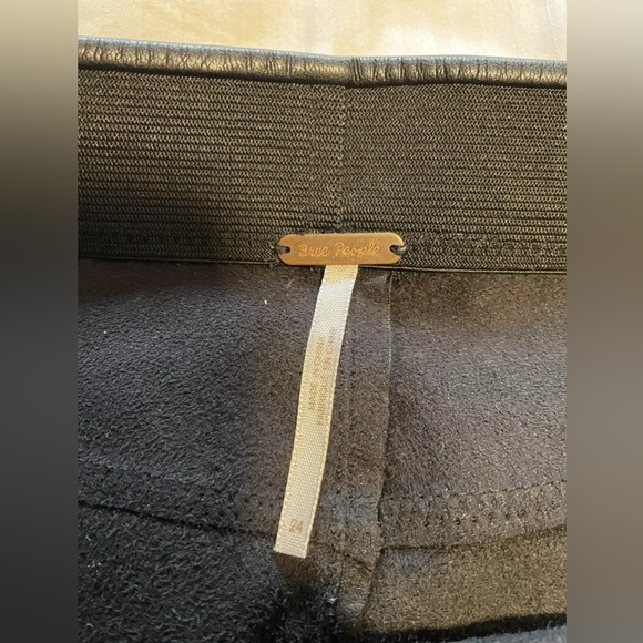 Free People Never Let Go Leggings Sz 24 Faux Leather Black High Rise Stretch - Picture 3 of 4